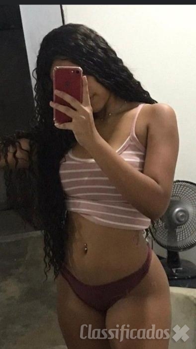 Portuguesa atrevida trintona bem sexy cor de canela