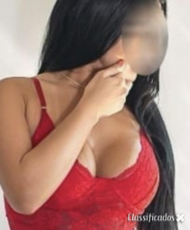 LEÇA PALMEIRA BRUNA MORENA DEVORADORA NA CAMA