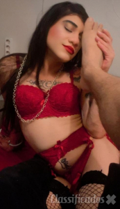 PÓVOA DE SANTO ADRIÃO,, A DAMA DE VERMELHO TE ESPERA..