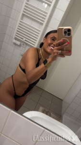RAINHA DO ANAL, MULATA BOMBOM