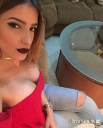 Latina jovencita  discreta dispuesta a cumplir tus fantasias