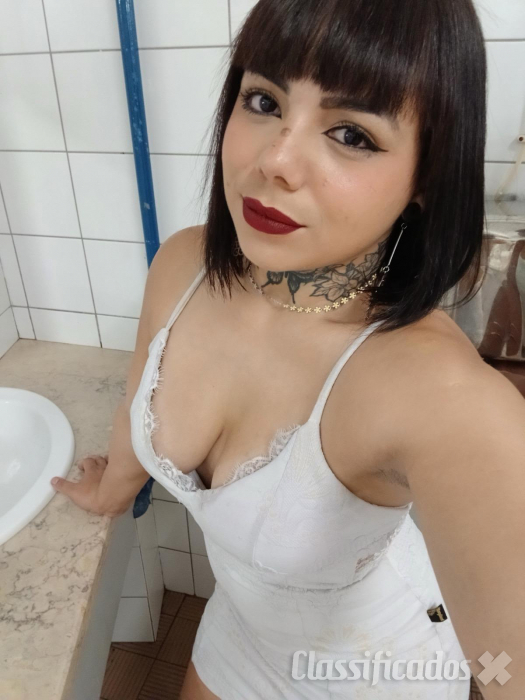 CLÉO sensual e gulosa por sexo