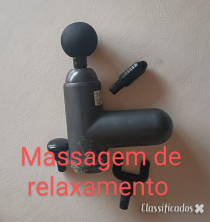 Homem faz massagem relaxante só a homens