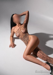 Linda envolvente sedutora morena desinibida brasileira