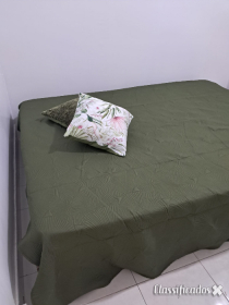 QUARTO E SALA DE ESTÉTICA NUMA GALERIA