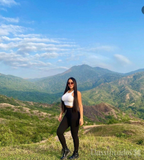 Morena gata COLOMBIANA