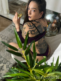 Massagem Tântrica e Erótica com Terapeuta Esmeralda | OM Spa