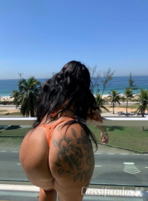 Roberta Brasileira  quente ,primeira vez em Coimbra
