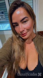 Danizinha recém chegada, menina sapeca e pequenina