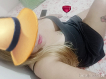 Adoro  dar leitinho pode Chupar minha florsinha avontade