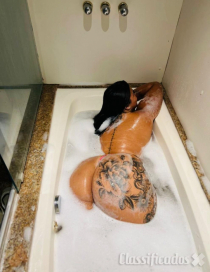 Joyce novidade  Brasileira com toques quentes bumbum grande