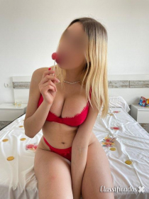 Lindissima loirinha carinhosa com bom oral super simpatica