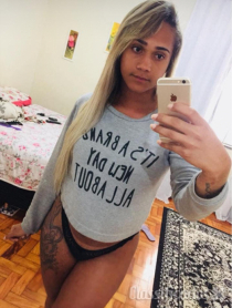 ❌LOIRA sensação, melhor botão rosas da região!