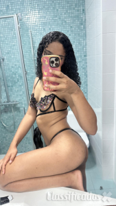 Novinha de 18 anos