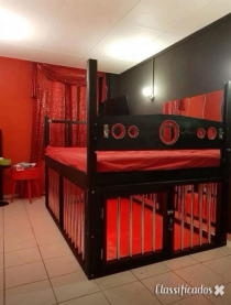 Dominatrix profissional na área do BDSM