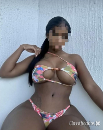 NEGRA AFRICANA RABUDA BEM MOLHADA SO POR DESLOCAÇÃO